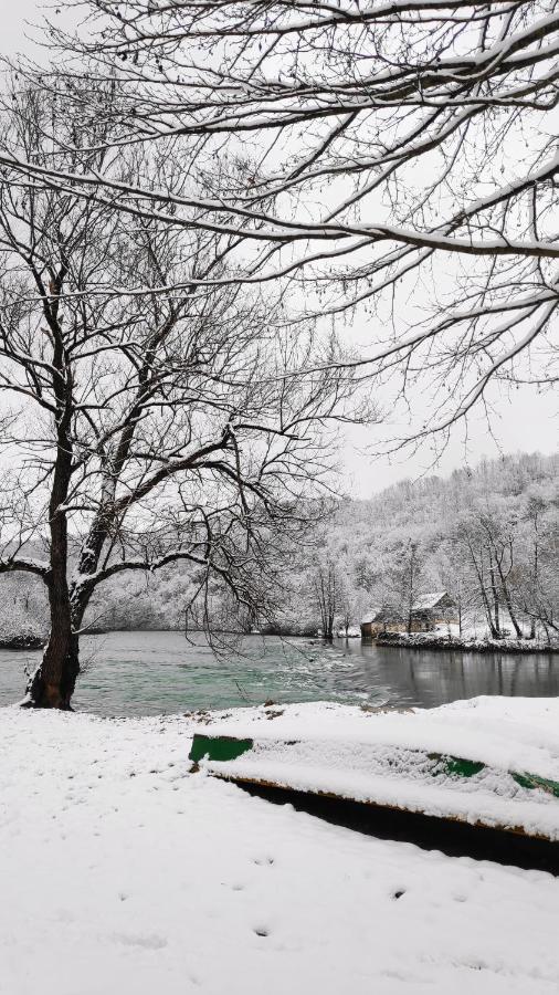 Smaragd River Near Rastoke & Plitvice Lakes Slunj Bagian luar foto