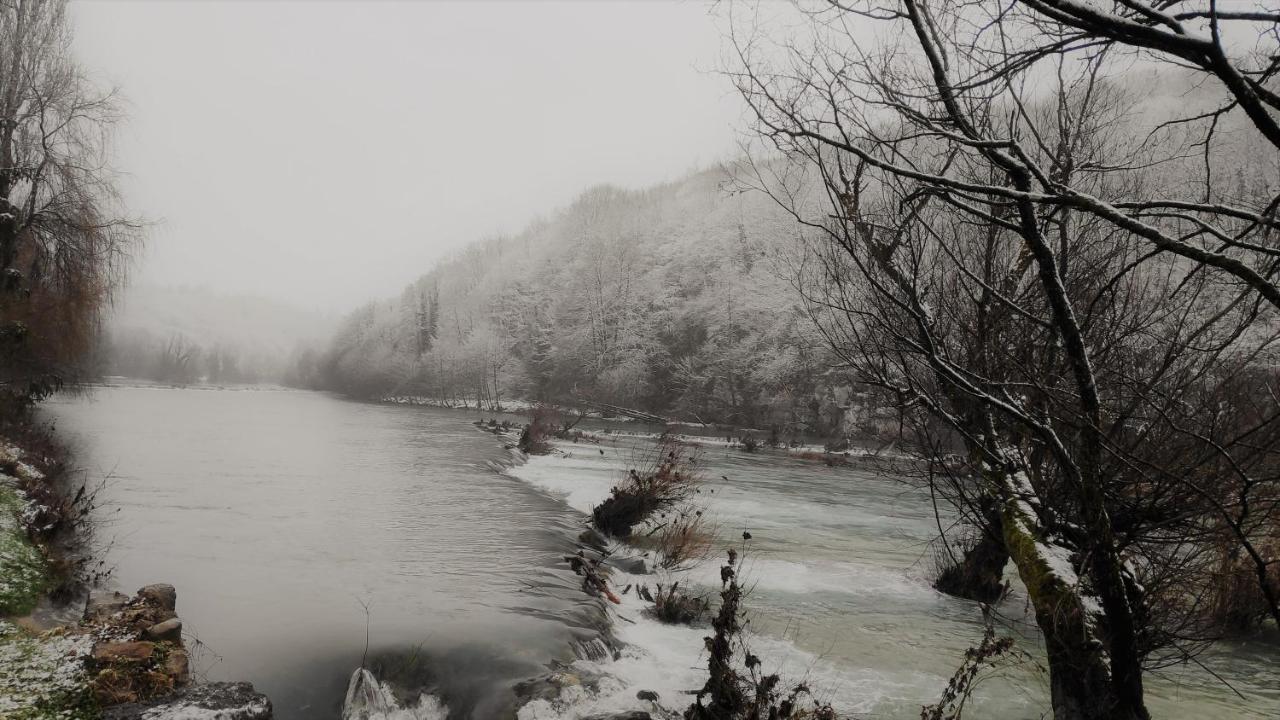 Smaragd River Near Rastoke & Plitvice Lakes Slunj Bagian luar foto