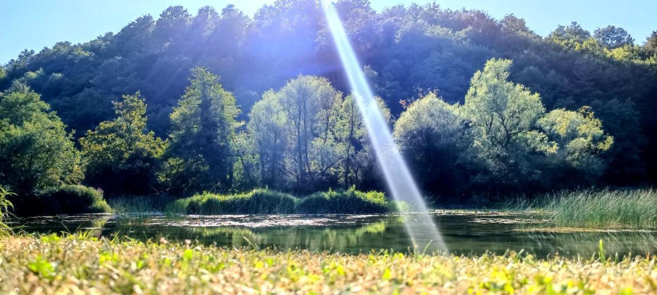 Smaragd River Near Rastoke & Plitvice Lakes Slunj Bagian luar foto